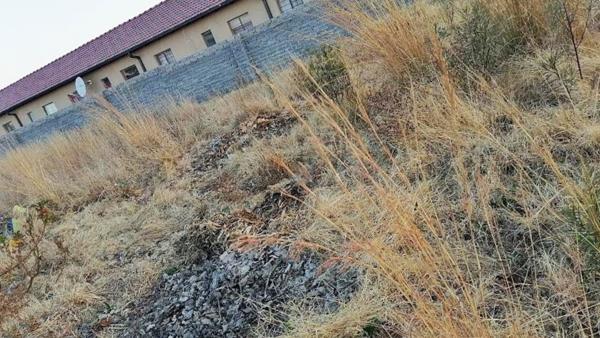 1 090 m² Land