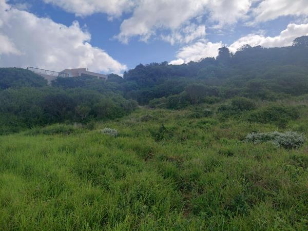 1 045 m² Land