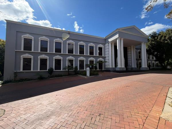 1 100 m² Commercial space