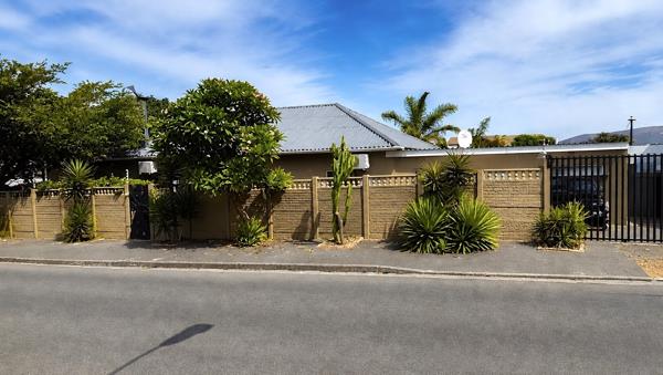 5 Bedroom House