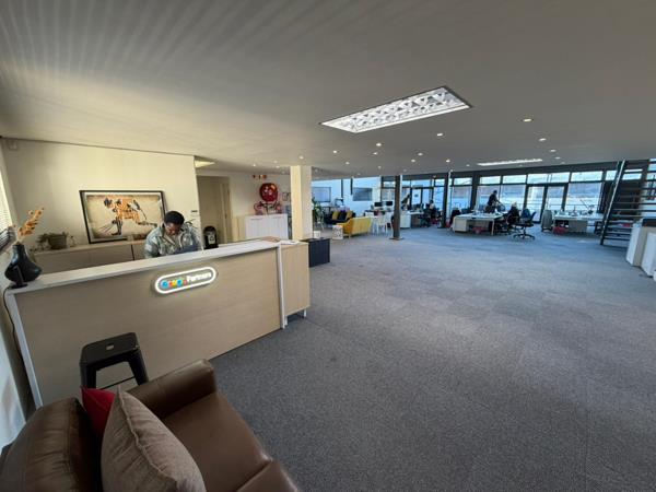 390 m² Commercial space