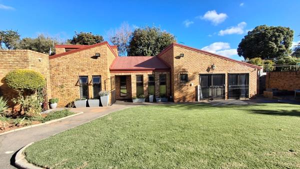 6 Bedroom House
