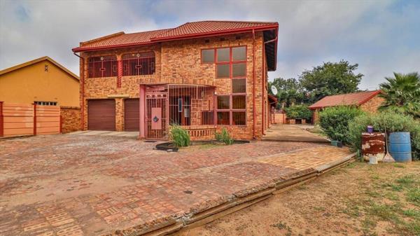 5 Bedroom House