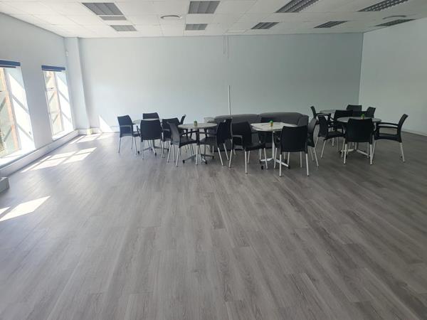 300 m² Office Space