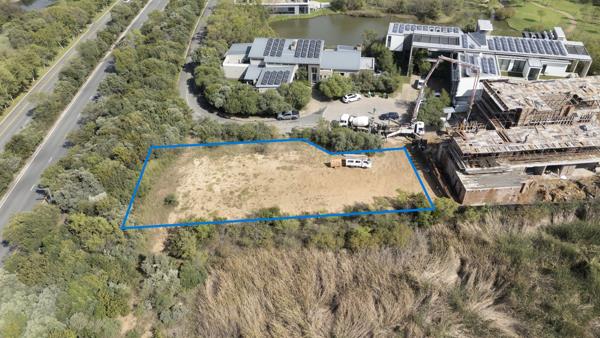 1 865 m² Land