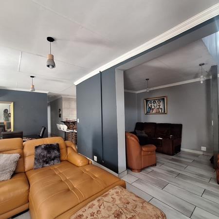6 Bedroom House