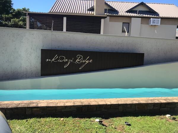 1 232 m² Land