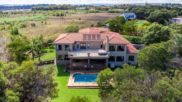 6 Bedroom House
