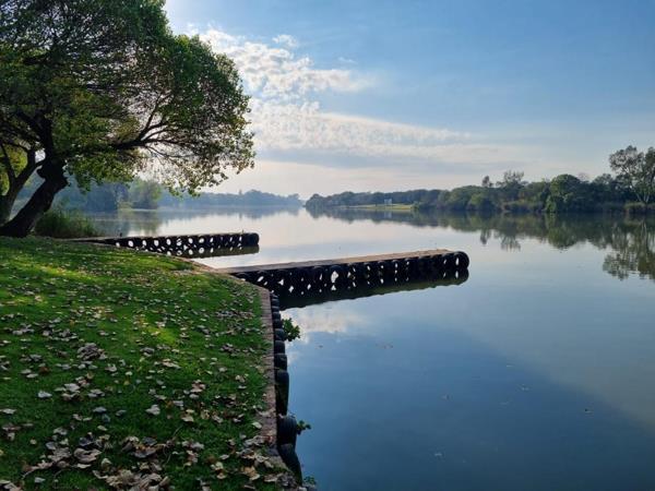 702 m² Land