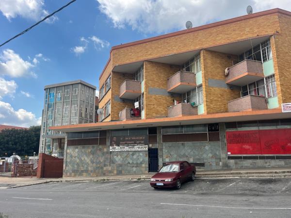 674 m² Commercial space