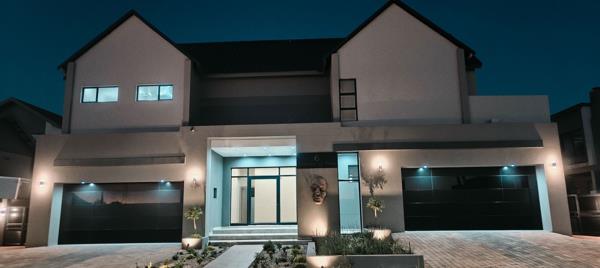 6 Bedroom House