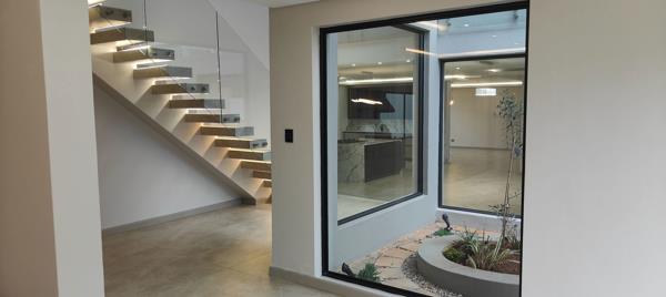 6 Bedroom House