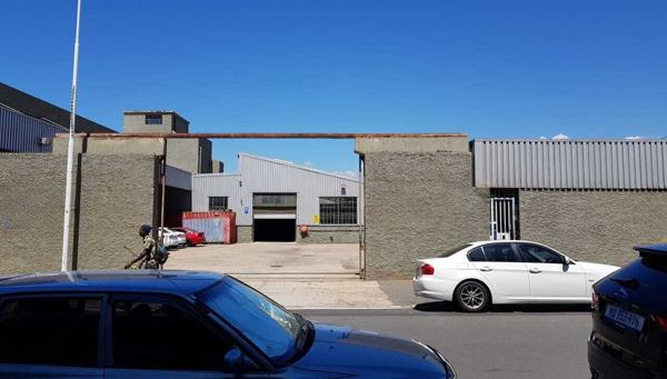 916 m² Industrial space