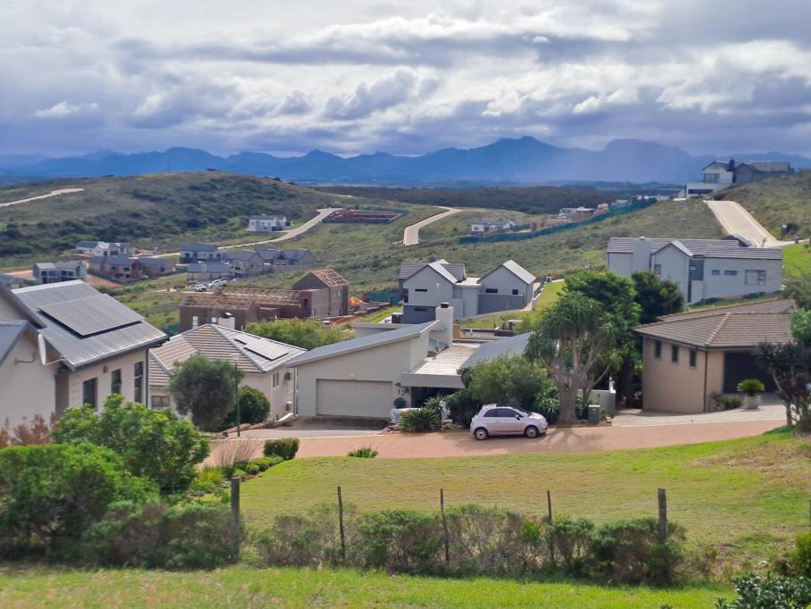 595 m² Land