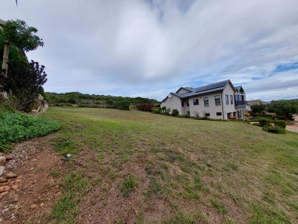 595 m² Land