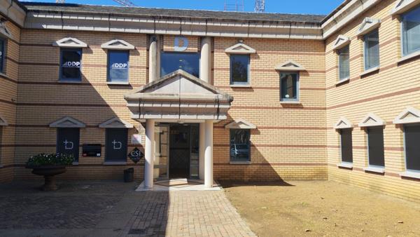330 m² Office Space