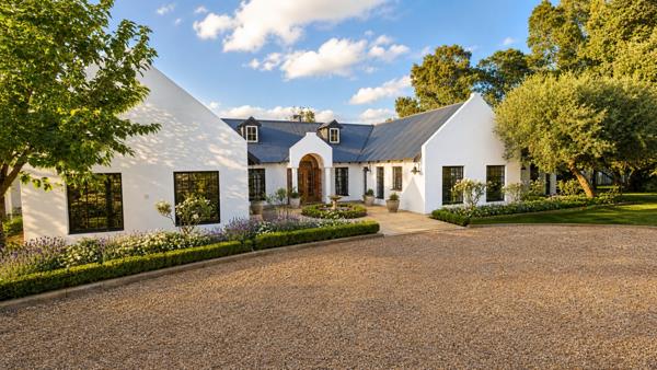 673 m² Office Space