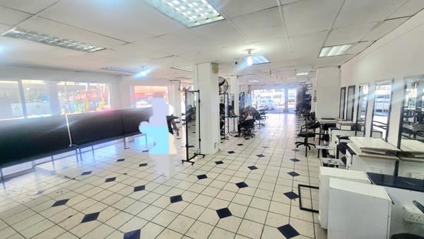 250 m² Retail Space