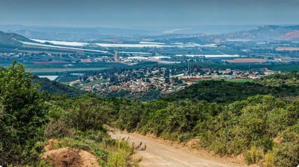 1 725 m² Land