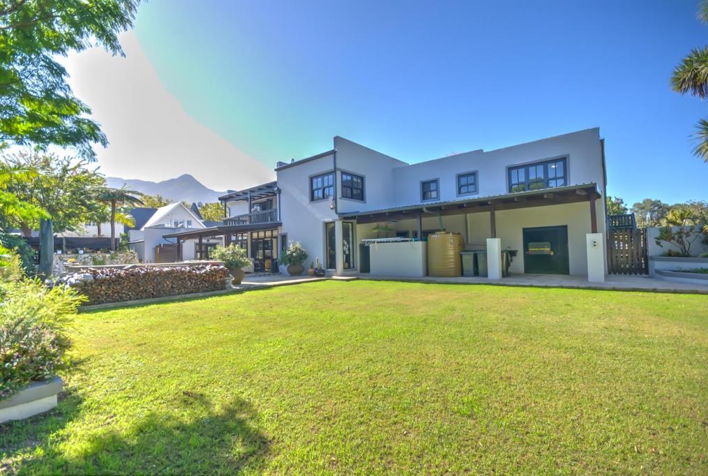 5 Bedroom House