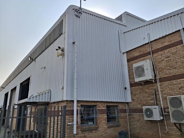 1 700 m² Industrial space