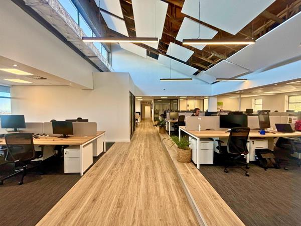 967 m² Commercial space