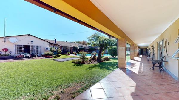 963 m² Commercial space