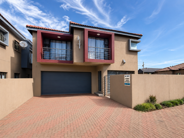 4 Bedroom Townhouse