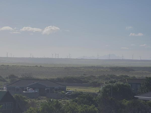 735 m² Land