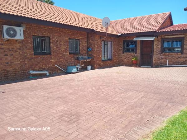 6 Bedroom House
