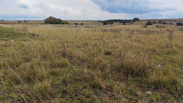 3 047 m² Land