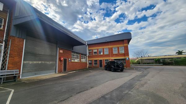 911 m² Commercial space