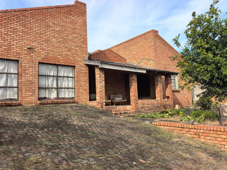 10 Bedroom House