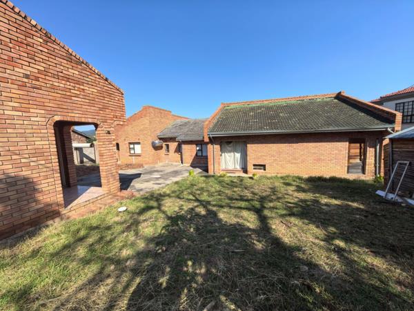 10 Bedroom House