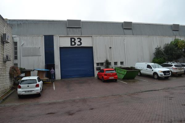 1 212.9 m² Industrial space