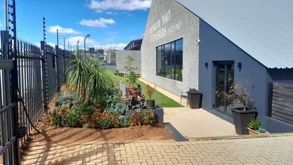 700 m² Commercial space