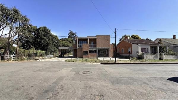 1 022 m² Land