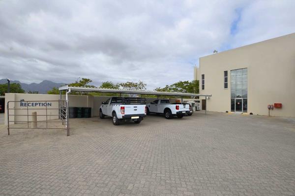 632 m² Office Space