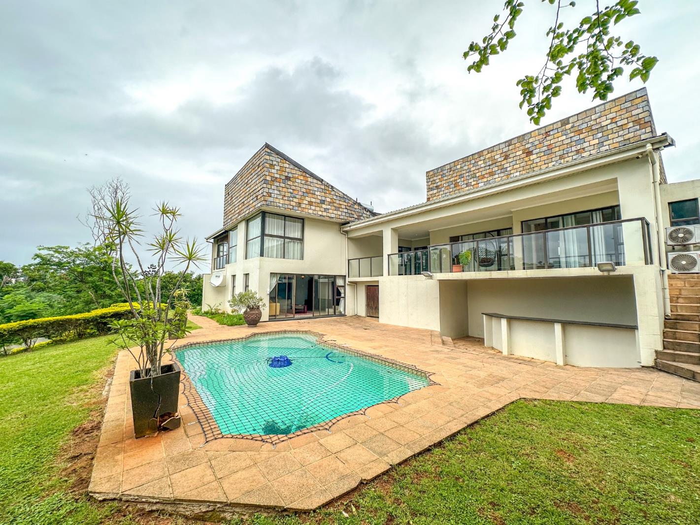 Photo of 4 Bedroom House in Herrwood Park