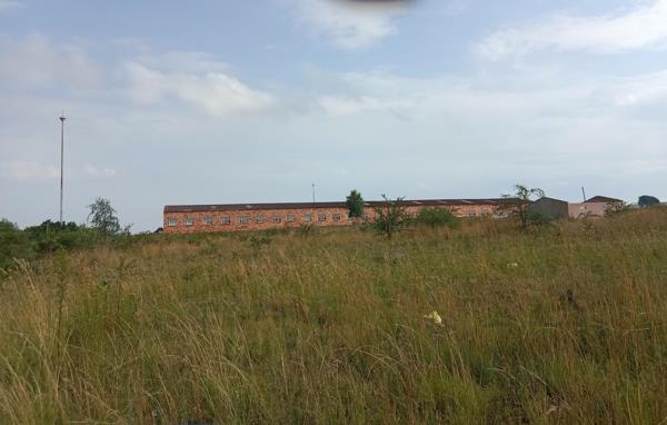 1 570 m² Land