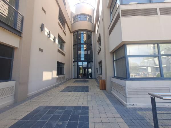 346 m² Commercial space