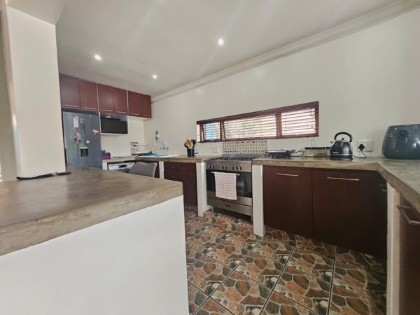 6 Bedroom House