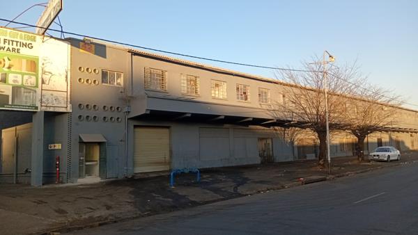 560 m² Retail Space