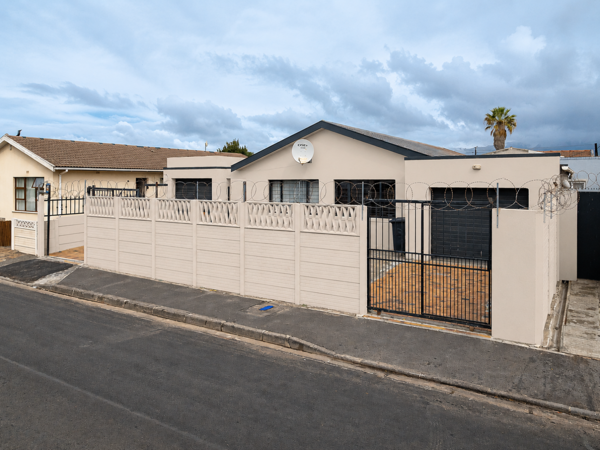 6 Bedroom House