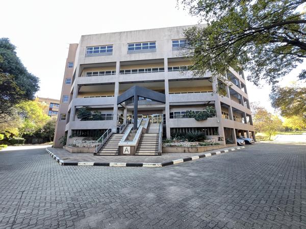 1 350 m² Commercial space