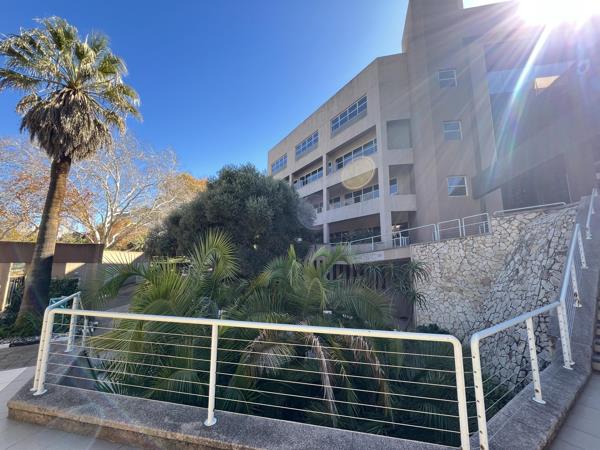 1 297 m² Commercial space