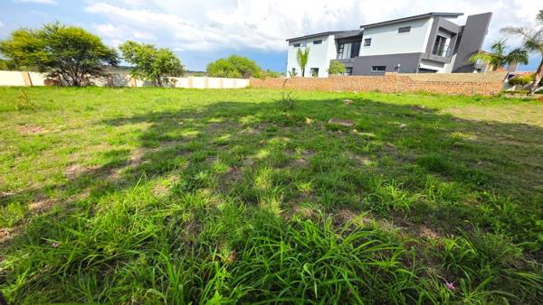 1 230 m² Land