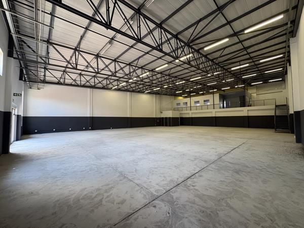679 m² Industrial space