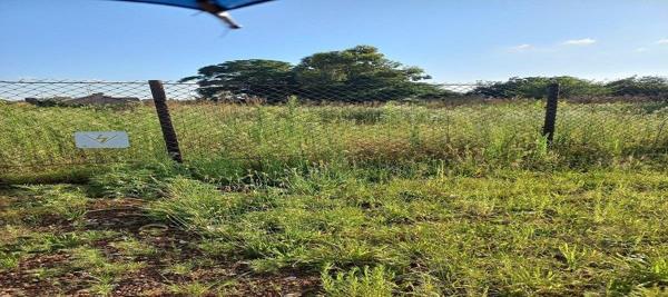 1 012 m² Land