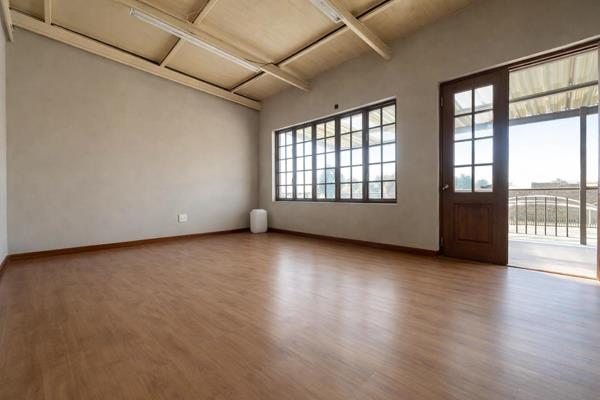 310 m² Office Space